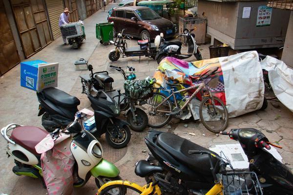 郑州近4成火灾由电气引起,电动车违规停放、充电,消防:重罚!